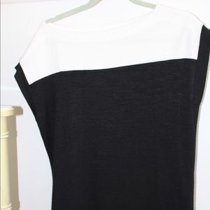 Black and white gap blouse